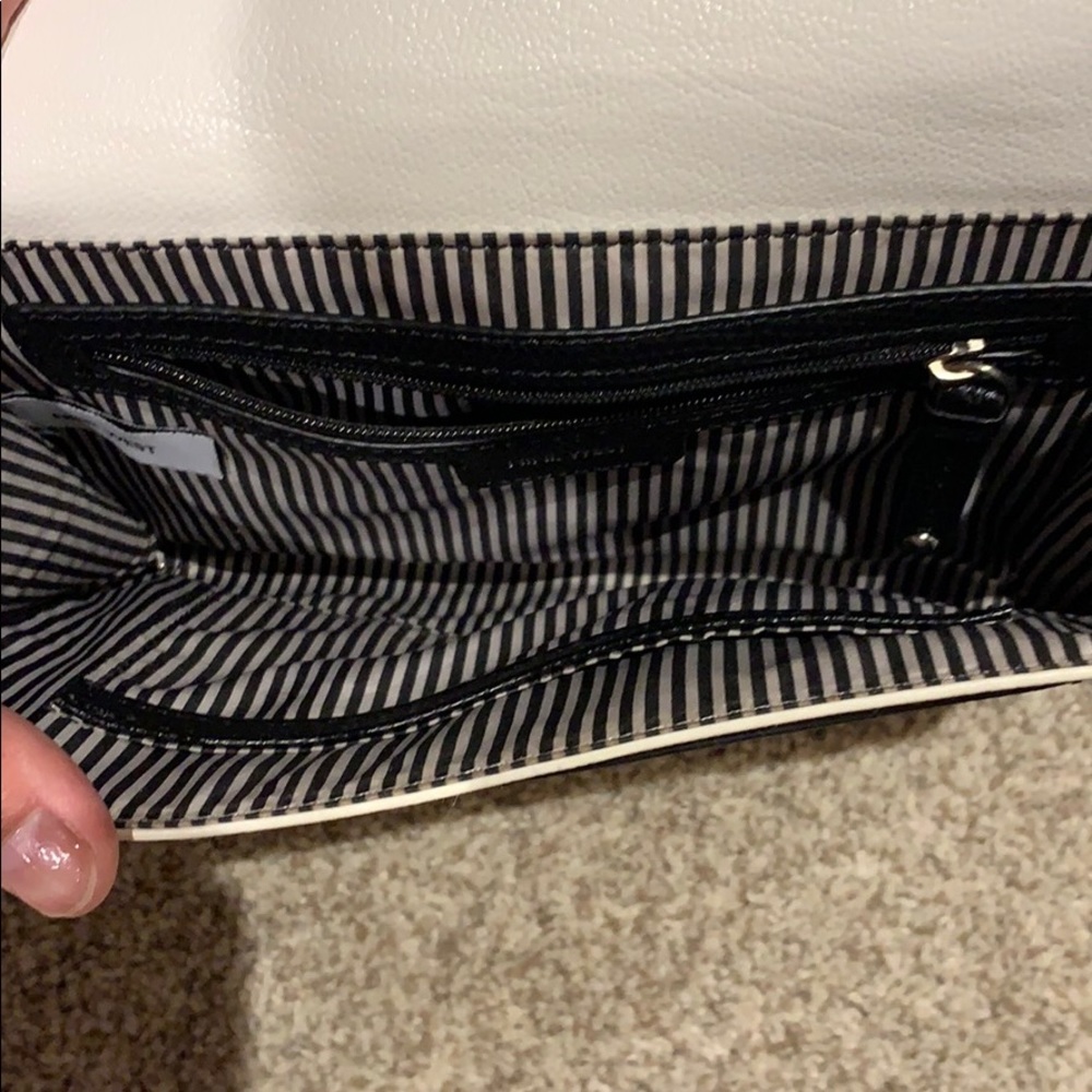 ‼️NINE WEST Purse 👜 - Picture 4 of 6